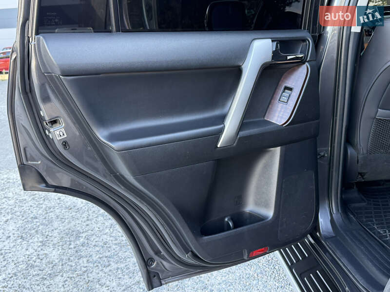 Внедорожник / Кроссовер Toyota Land Cruiser Prado 2013 в Одессе