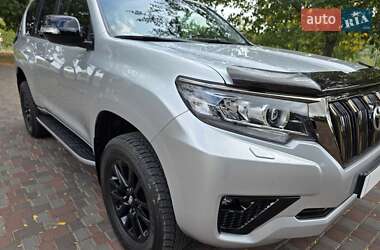 Позашляховик / Кросовер Toyota Land Cruiser Prado 2022 в 
