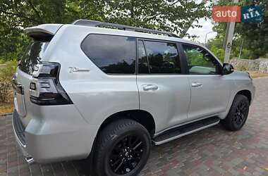 Позашляховик / Кросовер Toyota Land Cruiser Prado 2022 в 