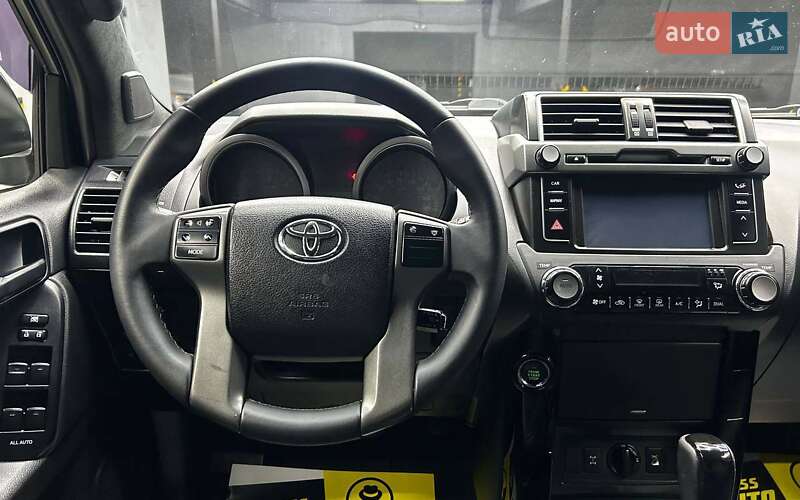 Внедорожник / Кроссовер Toyota Land Cruiser Prado 2015 в Черновцах