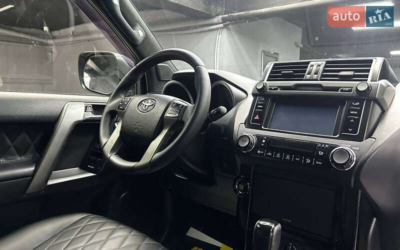 Внедорожник / Кроссовер Toyota Land Cruiser Prado 2015 в Черновцах