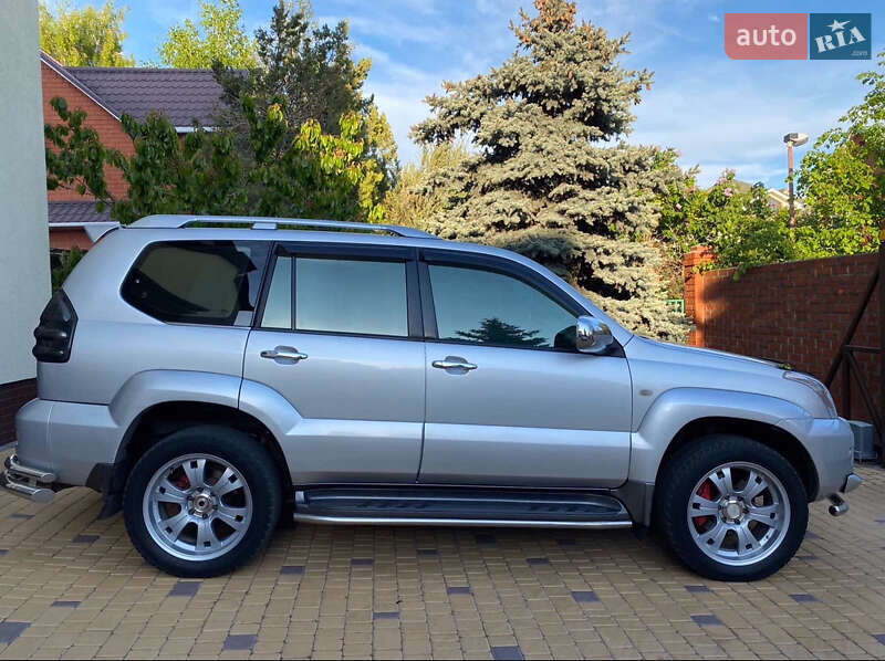 Внедорожник / Кроссовер Toyota Land Cruiser Prado 2006 в Лысянке