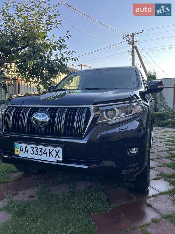 Позашляховик / Кросовер Toyota Land Cruiser Prado 2022 в Києві