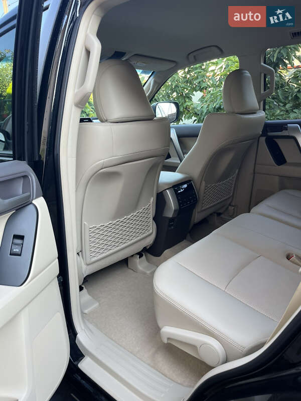 Позашляховик / Кросовер Toyota Land Cruiser Prado 2022 в Києві