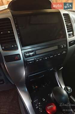 Внедорожник / Кроссовер Toyota Land Cruiser Prado 2005 в  фото 5 Внедорожник / Кроссовер Toyota Land Cruiser Prado 2005 в