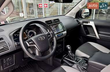 Внедорожник / Кроссовер Toyota Land Cruiser Prado 2023 в 