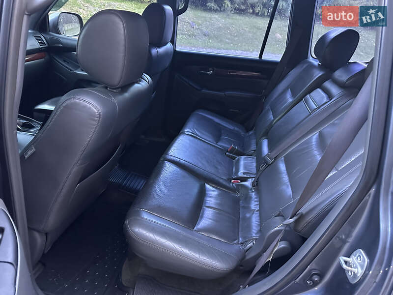 Внедорожник / Кроссовер Toyota Land Cruiser Prado 2005 в Львове