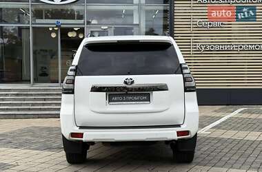 Позашляховик / Кросовер Toyota Land Cruiser Prado 2021 в 
