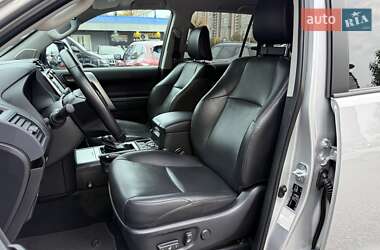 Внедорожник / Кроссовер Toyota Land Cruiser Prado 2020 в 