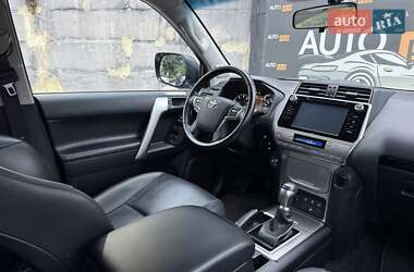 Внедорожник / Кроссовер Toyota Land Cruiser Prado 2020 в 