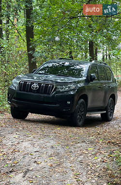 Внедорожник / Кроссовер Toyota Land Cruiser Prado 2021 в Киеве