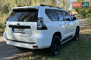 Внедорожник / Кроссовер Toyota Land Cruiser Prado 2019 в 