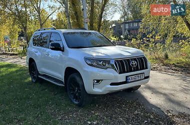 Внедорожник / Кроссовер Toyota Land Cruiser Prado 2019 в 