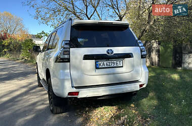 Внедорожник / Кроссовер Toyota Land Cruiser Prado 2019 в 