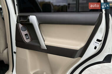 Внедорожник / Кроссовер Toyota Land Cruiser Prado 2010 в 