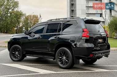 Внедорожник / Кроссовер Toyota Land Cruiser Prado 2020 в 