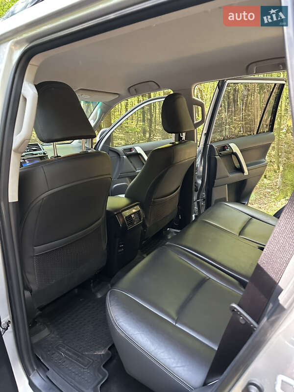 Позашляховик / Кросовер Toyota Land Cruiser Prado 2017 в Луцьку фото 14 Позашляховик / Кросовер Toyota Land Cruiser Prado 2017 в Луцьку