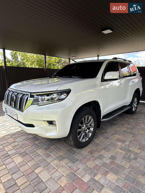 Внедорожник / Кроссовер Toyota Land Cruiser Prado 2018 в Киеве