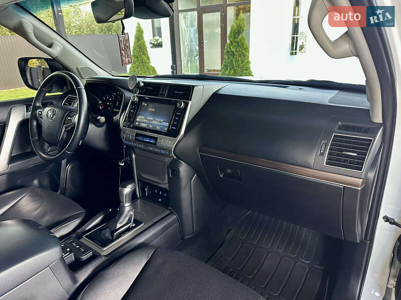 Внедорожник / Кроссовер Toyota Land Cruiser Prado 2018 в Киеве