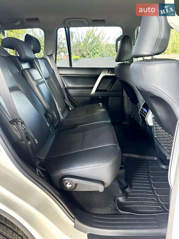 Внедорожник / Кроссовер Toyota Land Cruiser Prado 2018 в Киеве