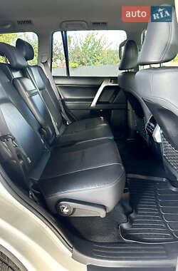 Внедорожник / Кроссовер Toyota Land Cruiser Prado 2018 в 