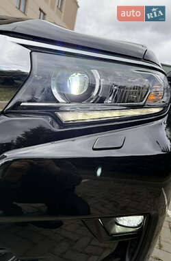 Внедорожник / Кроссовер Toyota Land Cruiser Prado 2021 в 