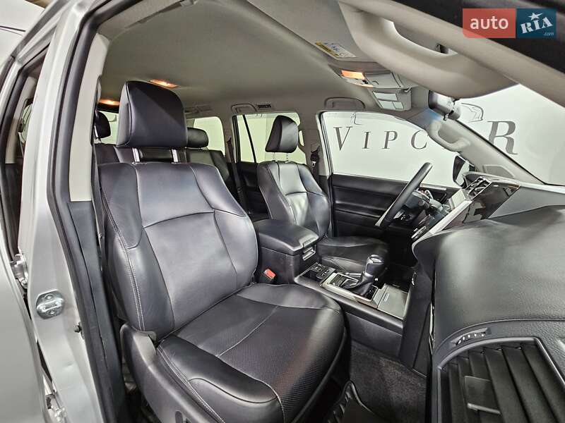 Позашляховик / Кросовер Toyota Land Cruiser Prado 2020 в Києві фото 5 Позашляховик / Кросовер Toyota Land Cruiser Prado 2020 в Києві