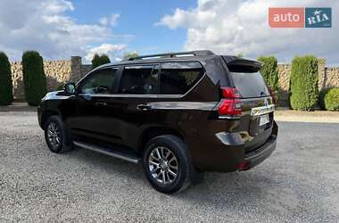 Позашляховик / Кросовер Toyota Land Cruiser Prado 2018 в  фото 3 Позашляховик / Кросовер Toyota Land Cruiser Prado 2018 в