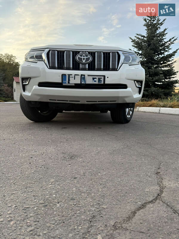 Позашляховик / Кросовер Toyota Land Cruiser Prado 2019 в Полтаві фото 5 Позашляховик / Кросовер Toyota Land Cruiser Prado 2019 в Полтаві