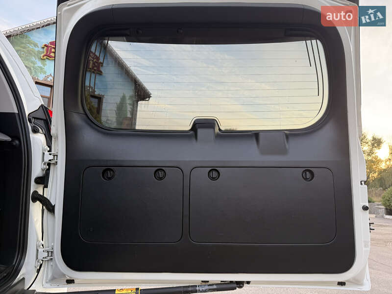 Позашляховик / Кросовер Toyota Land Cruiser Prado 2019 в Полтаві фото 16 Позашляховик / Кросовер Toyota Land Cruiser Prado 2019 в Полтаві