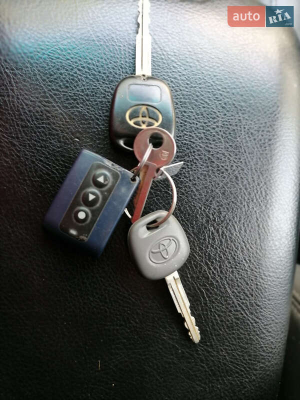 Внедорожник / Кроссовер Toyota Land Cruiser Prado 2006 в Бородянке