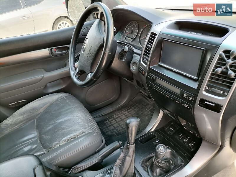 Внедорожник / Кроссовер Toyota Land Cruiser Prado 2006 в Бородянке