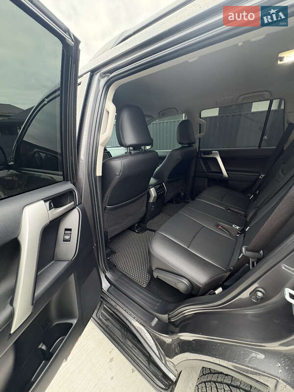 Внедорожник / Кроссовер Toyota Land Cruiser Prado 2021 в Киеве