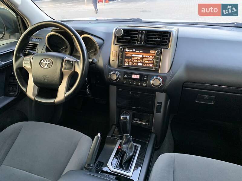 Внедорожник / Кроссовер Toyota Land Cruiser Prado 2012 в Днепре