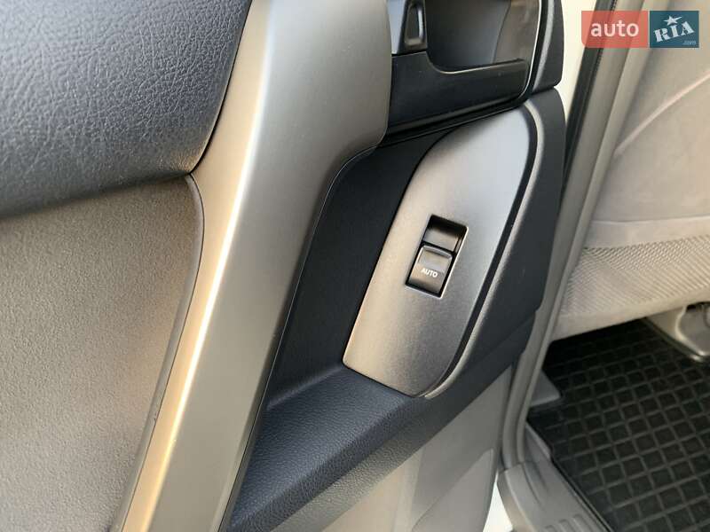 Внедорожник / Кроссовер Toyota Land Cruiser Prado 2012 в Днепре