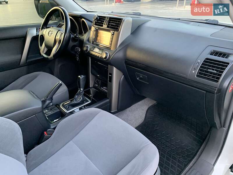 Внедорожник / Кроссовер Toyota Land Cruiser Prado 2012 в Днепре