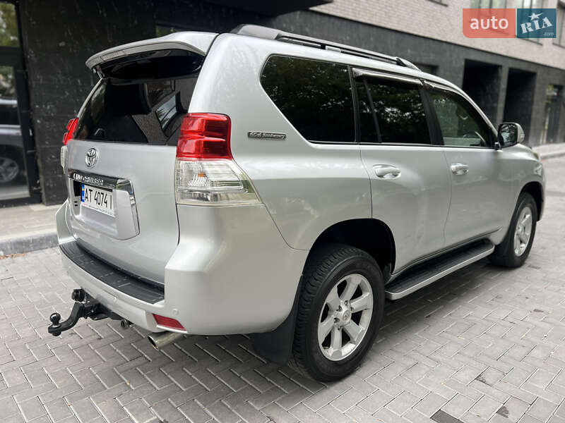 Позашляховик / Кросовер Toyota Land Cruiser Prado 2011 в Ужгороді