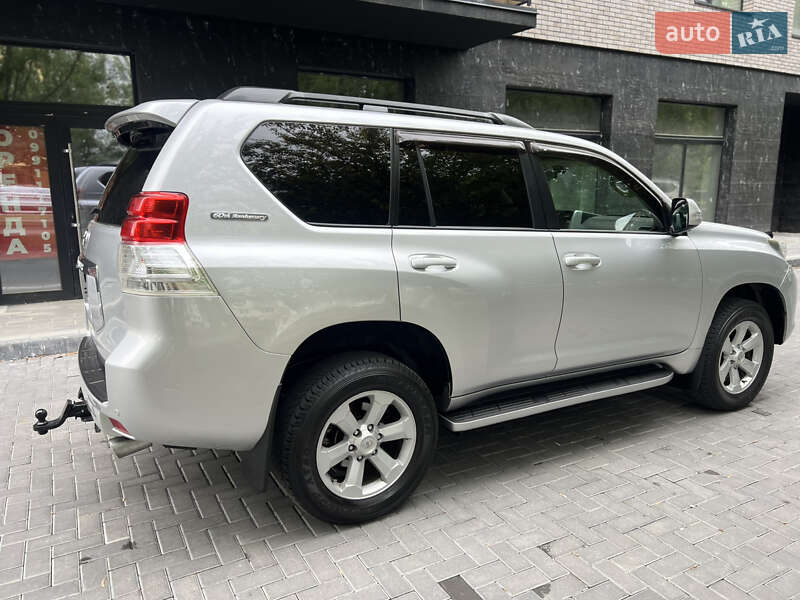 Позашляховик / Кросовер Toyota Land Cruiser Prado 2011 в Ужгороді