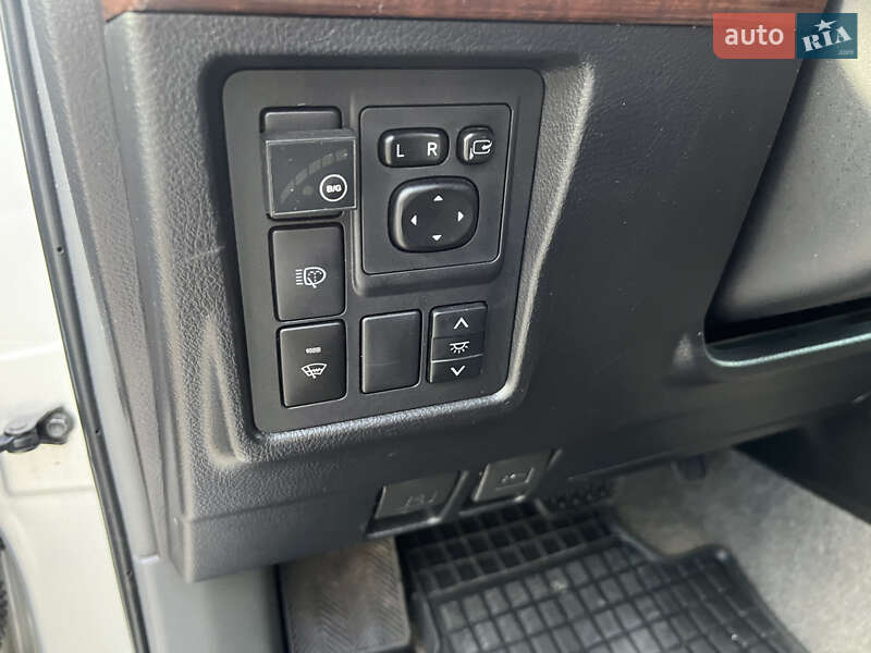 Позашляховик / Кросовер Toyota Land Cruiser Prado 2011 в Ужгороді