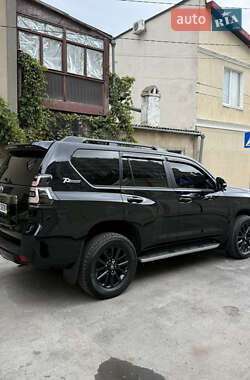 Внедорожник / Кроссовер Toyota Land Cruiser Prado 2022 в 