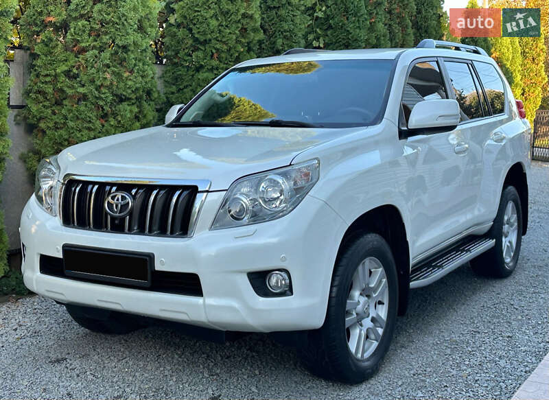 Внедорожник / Кроссовер Toyota Land Cruiser Prado 2013 в Кельменцах