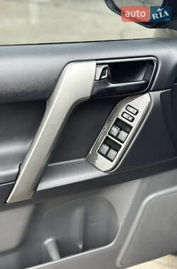 Внедорожник / Кроссовер Toyota Land Cruiser Prado 2012 в 