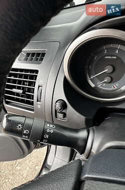 Внедорожник / Кроссовер Toyota Land Cruiser Prado 2012 в 