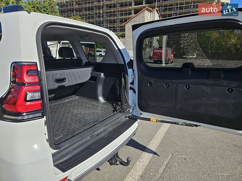 Позашляховик / Кросовер Toyota Land Cruiser Prado 2020 в Одесі фото 8 Позашляховик / Кросовер Toyota Land Cruiser Prado 2020 в Одесі