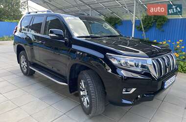 Внедорожник / Кроссовер Toyota Land Cruiser Prado 2019 в 