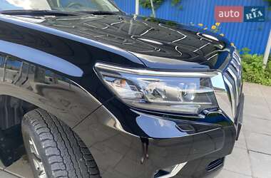 Внедорожник / Кроссовер Toyota Land Cruiser Prado 2019 в 