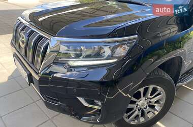 Внедорожник / Кроссовер Toyota Land Cruiser Prado 2019 в 