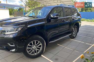 Внедорожник / Кроссовер Toyota Land Cruiser Prado 2019 в 