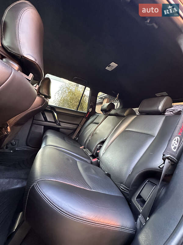 Внедорожник / Кроссовер Toyota Land Cruiser Prado 2014 в Херсоне