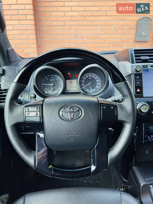 Внедорожник / Кроссовер Toyota Land Cruiser Prado 2014 в Херсоне